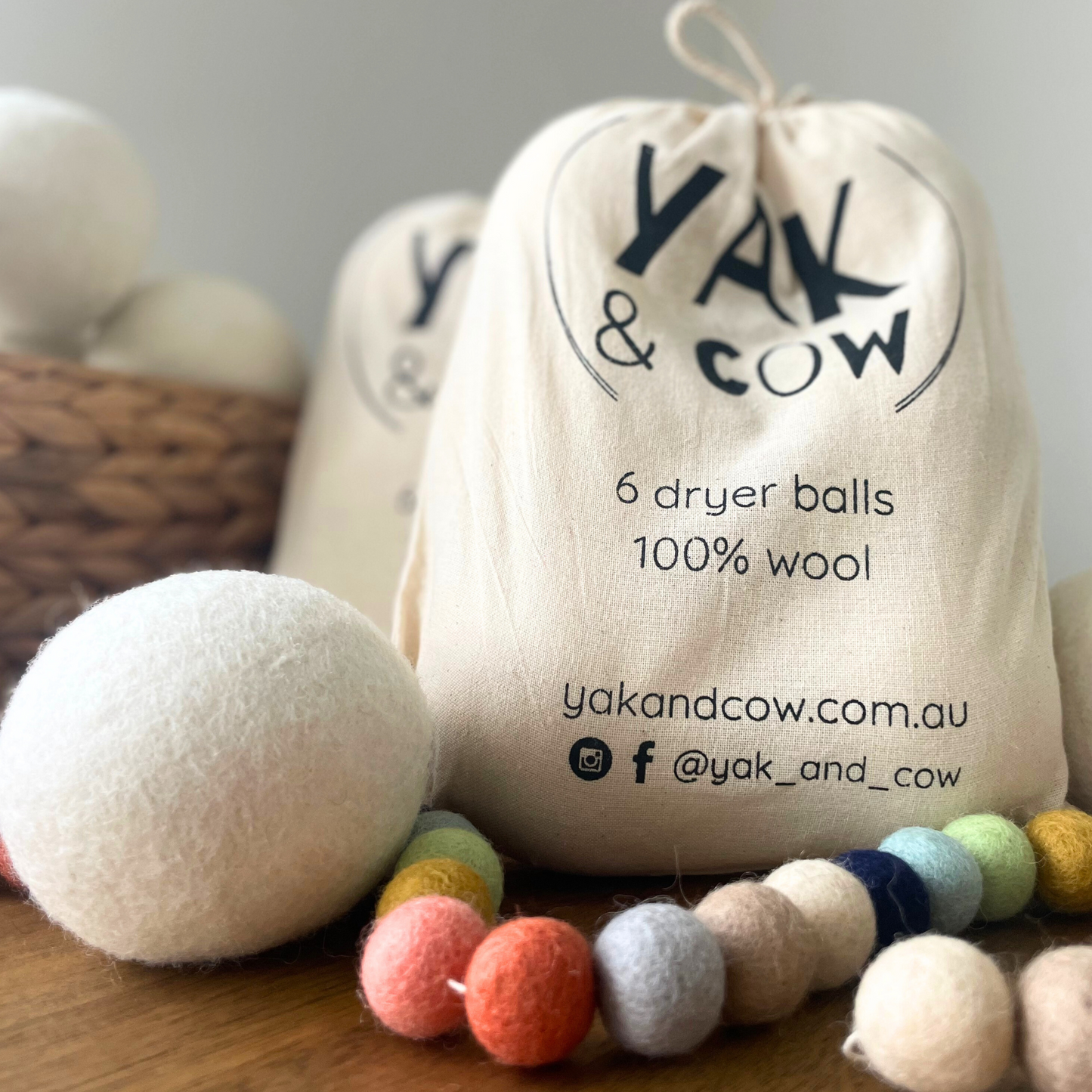 Clothes dryer balls